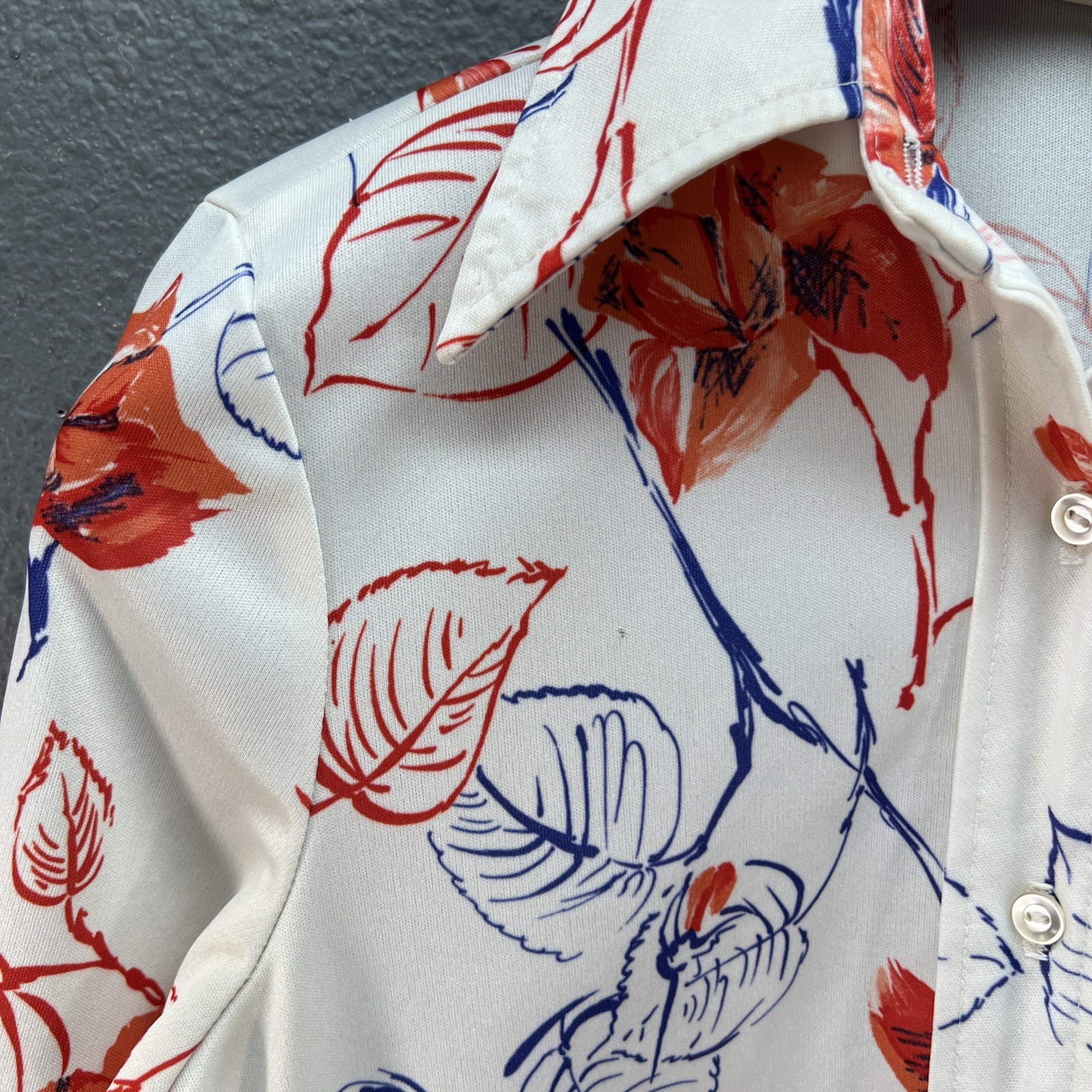 70s Vintage Floral Rose Button Up Blouse Retro Disco Mod Red White Top Dagger