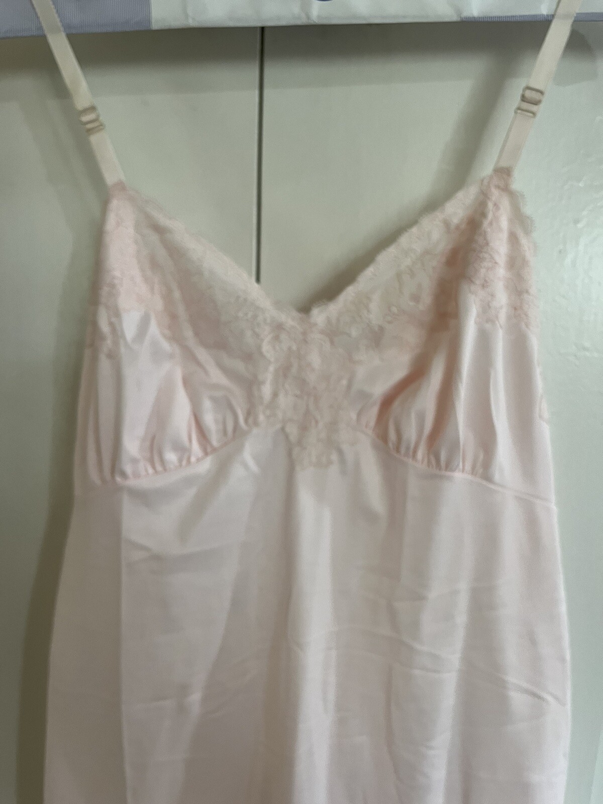 Vintage Vassarette Pink Scalloped Floral Lace Nylon Slip Dress 32 L Large Gown
