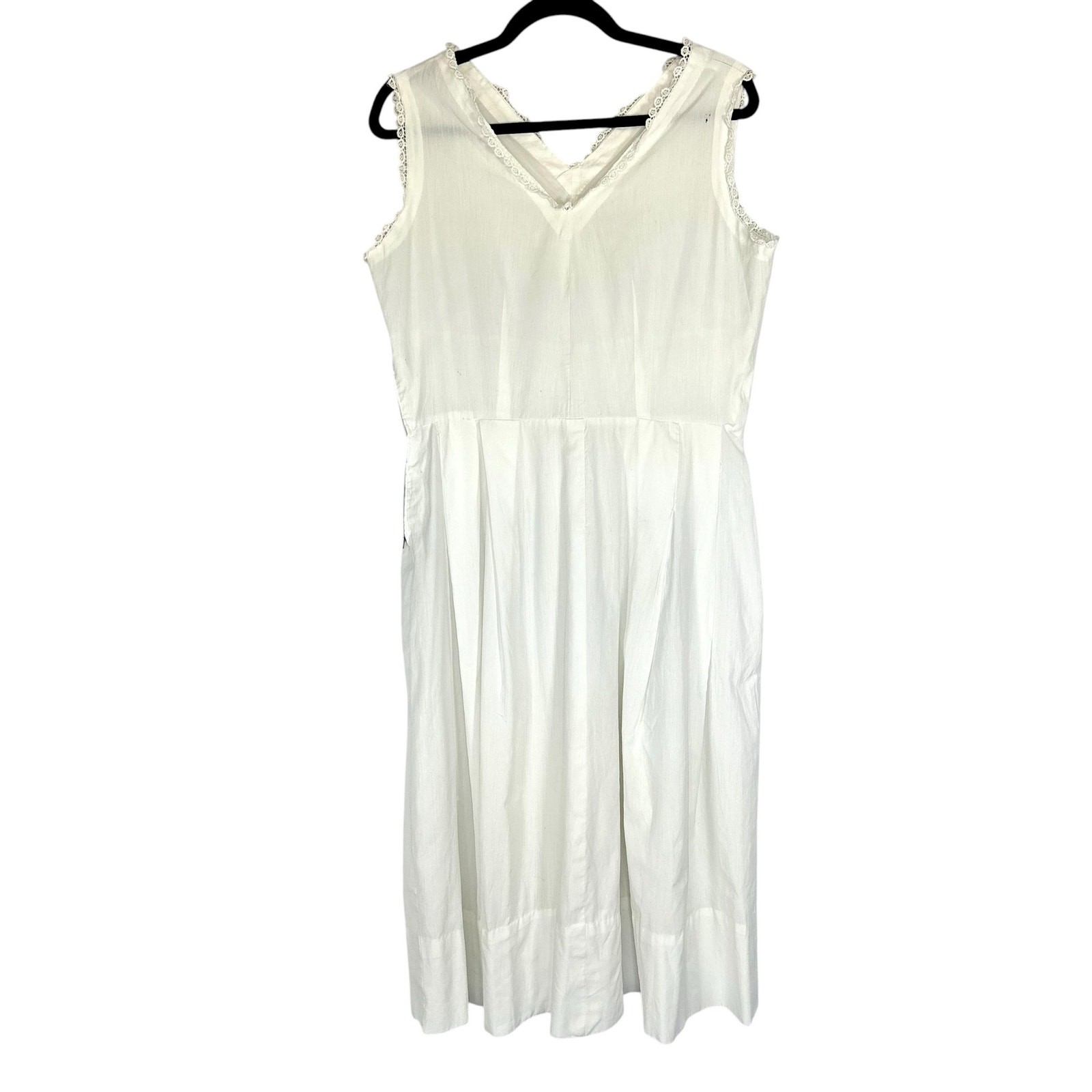 Vintage 1950s White Cotton Day Dress Crochet Trim Pleated Skirt Side Metal Zip
