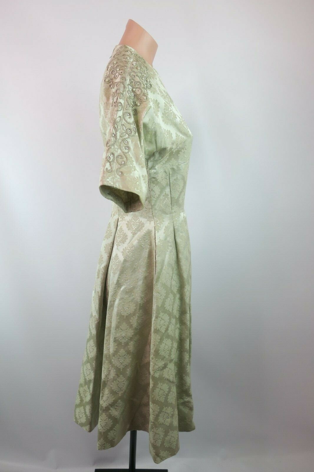 True VTG 50s Hostess Pleated Full Skirt Dress Parade NY Gold Metallic Paisley M