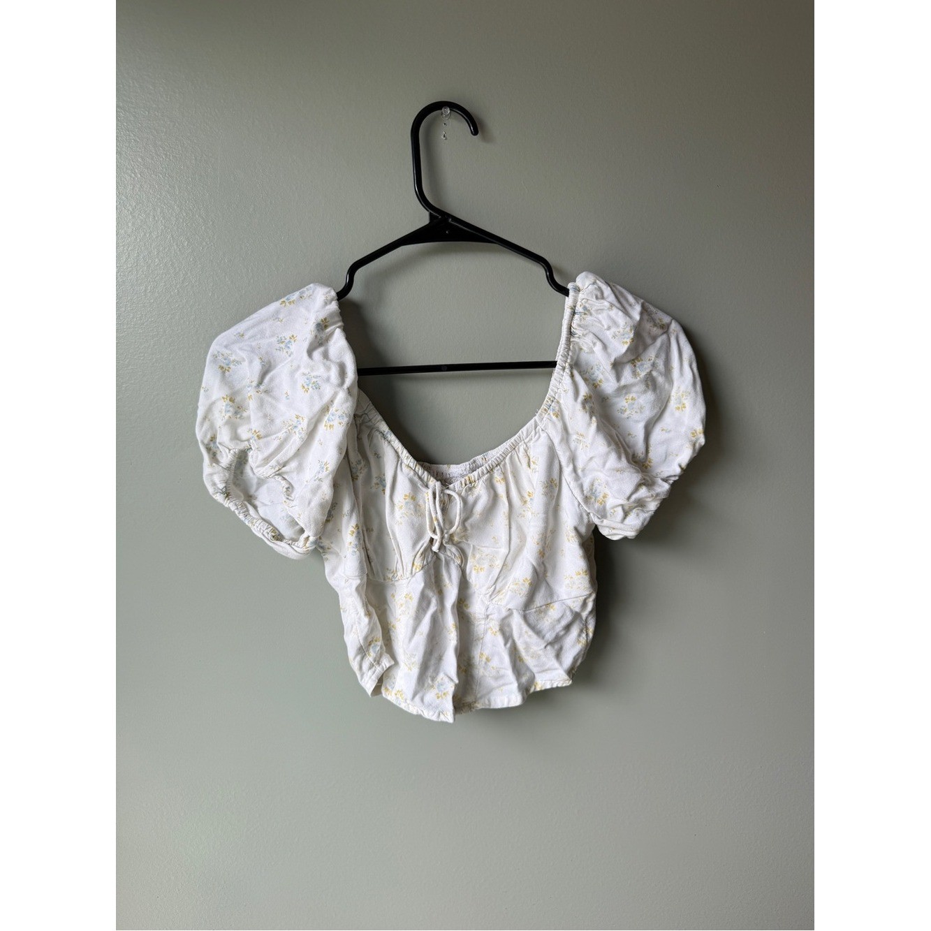 Hollister Floral Puff Sleeve Crop Top White Yellow Small