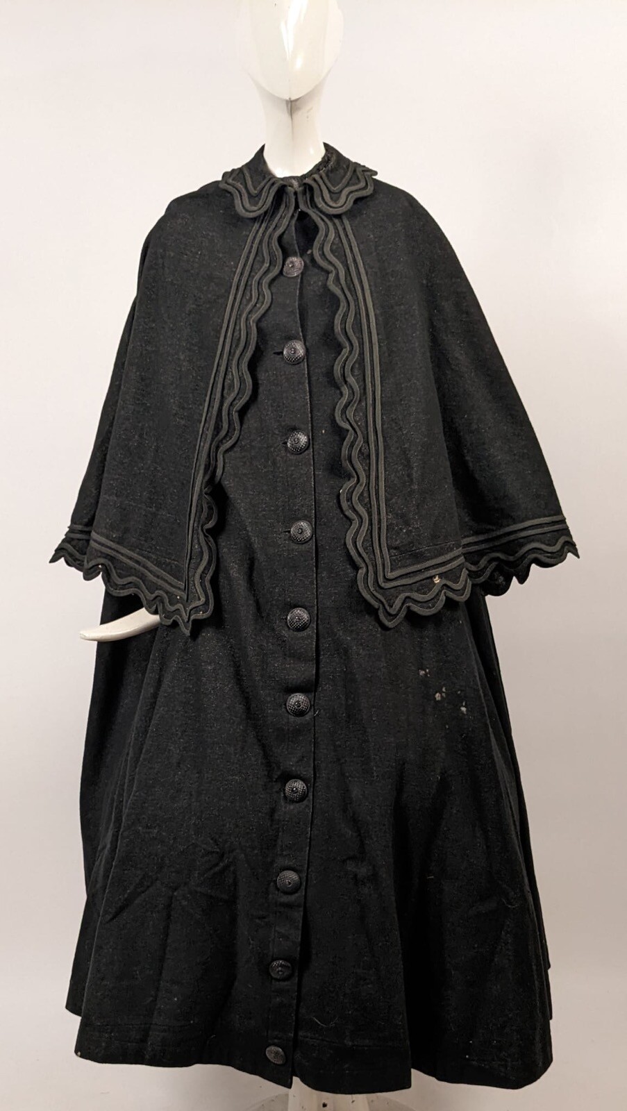 MID 19TH C BLACK & GRAY FLECKED WOOL 2 PC CLOAK W GUTTA PERCHA BUTTONS
