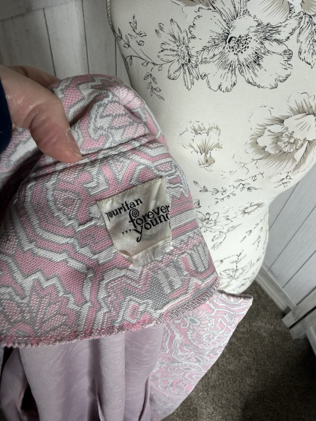 Vintage PURITAN Forever Young Light Pink Gray Geo Pattern 60s 70s Mod Size Large