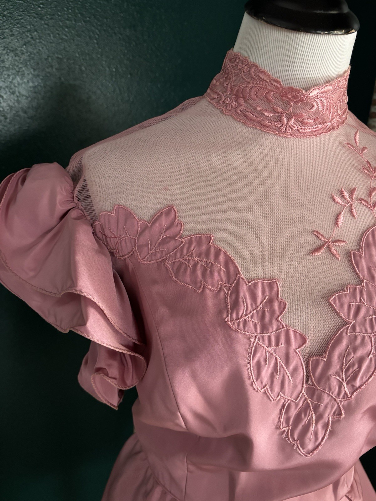 1980 Vintage Rose Lace High Neck Ruffle Sleeve Dress Knee Length L/XL