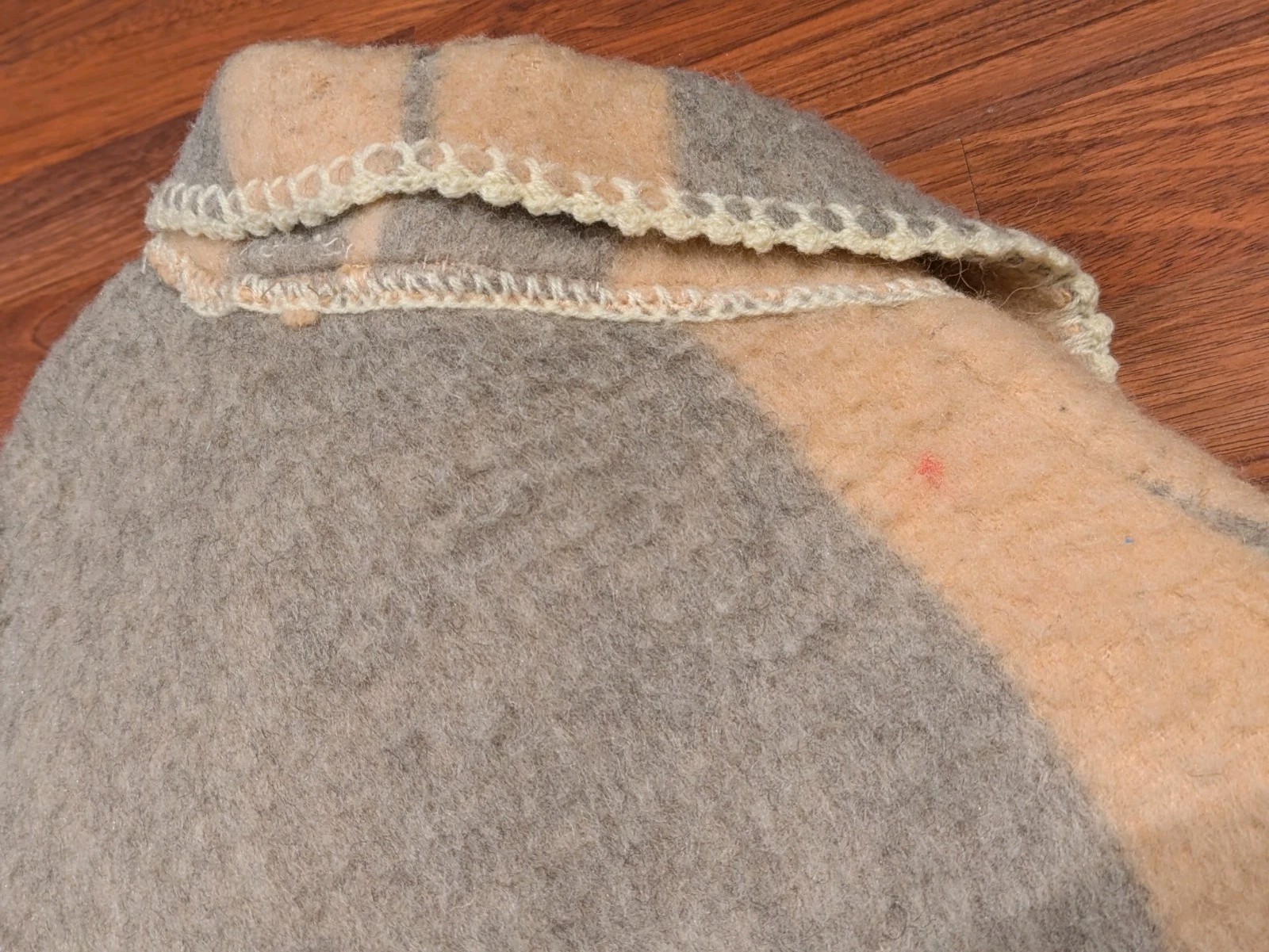Vintage Peruvian 100% Alpaca Wool Poncho Cape Llama Fur Trim Handmade Boho