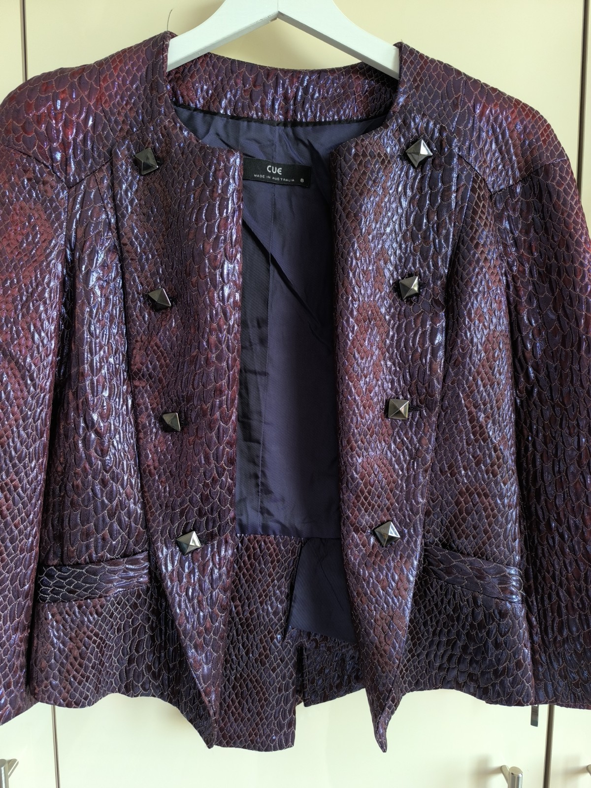 Beautiful vintage vine colours women’s jacket by CUE, Australia