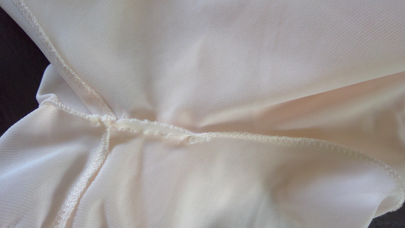 Vintage 60’s SeamPrufe Pink Night Jacket (40 across chest)