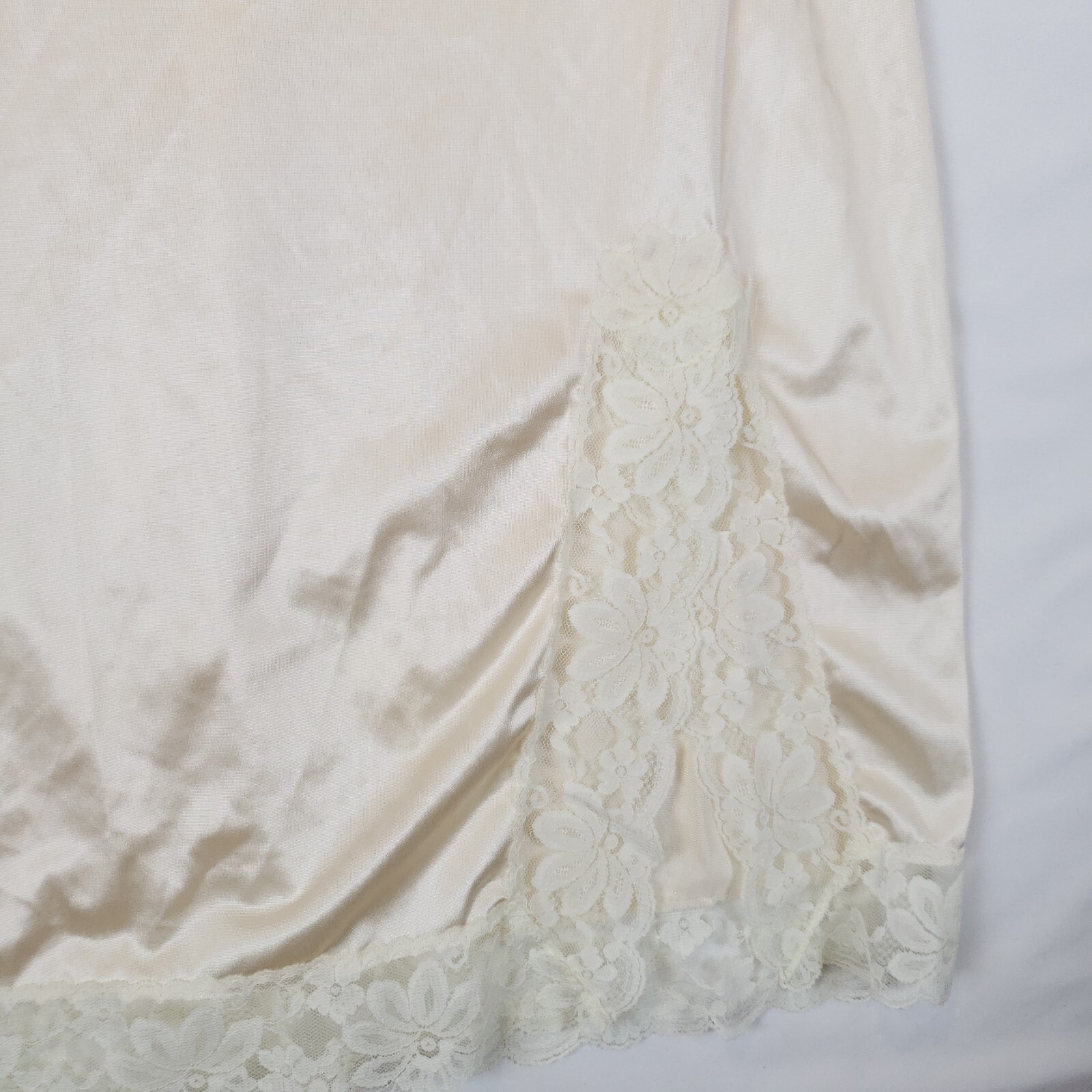 Vintage Kayser Nylon Full Slip Womens 32 Tall Small Lace Trim Thigh Slit Beige
