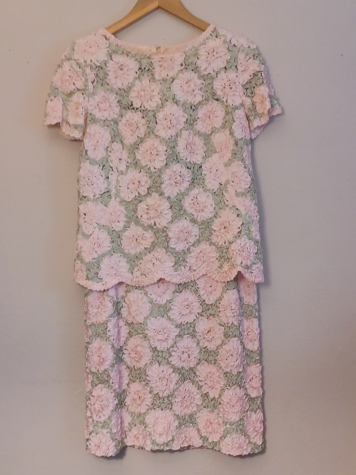 SALE! ​RARE Vintage 50s Frances Henaghan Matching Floral 3D Ribbon Skirt/Top Set
