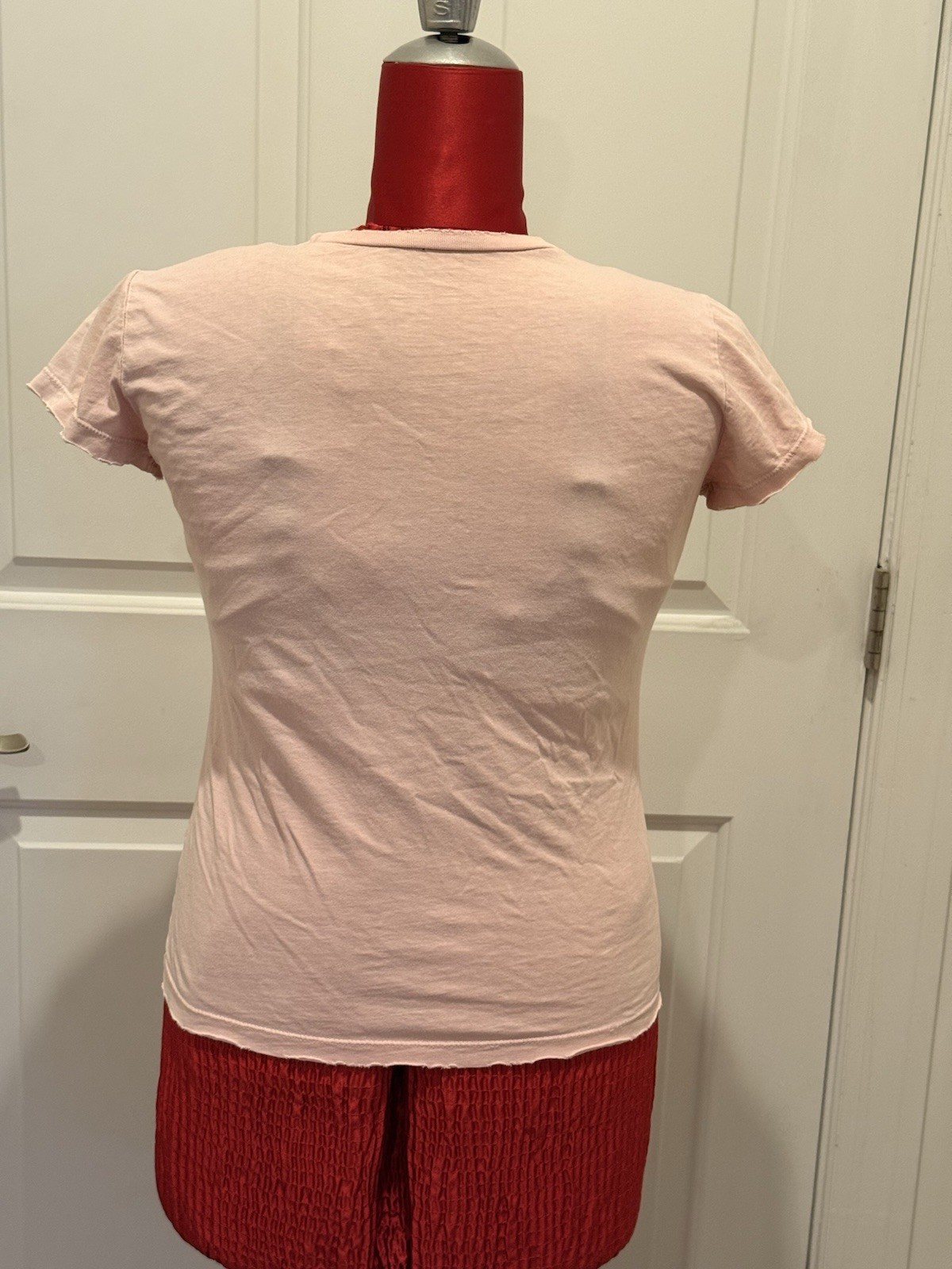 Women’s Vintage Early 2000’s Red Button Seven Size Large pink graphic T-shirt