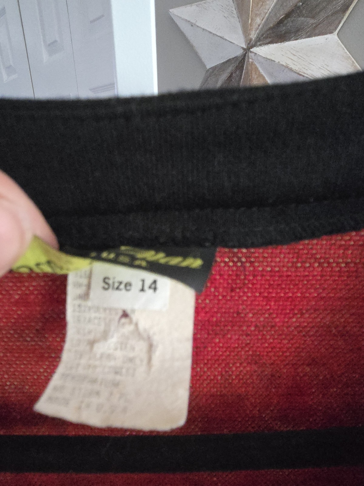 VTG Stuart Alan Cardigan Jacket Sweater Red Black Gold Tapestry Button Front 14