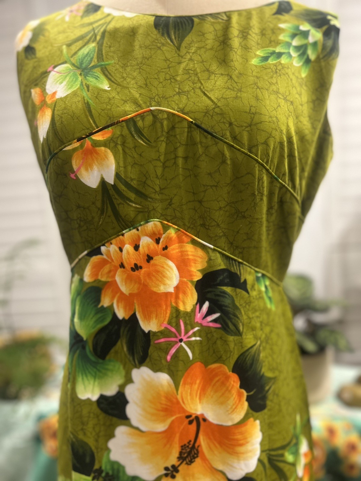 Vintage 1960/ 70s genuine Hawaiin Exotic Tropical Print Sleeveless long DressM