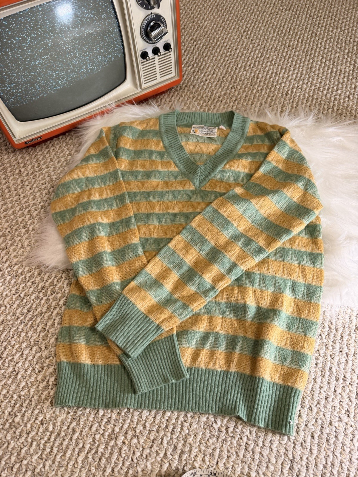 Vintage 60s 70s Banff Sweater Bee Women’s Acrylic V-Neck Striped Sweater S/M