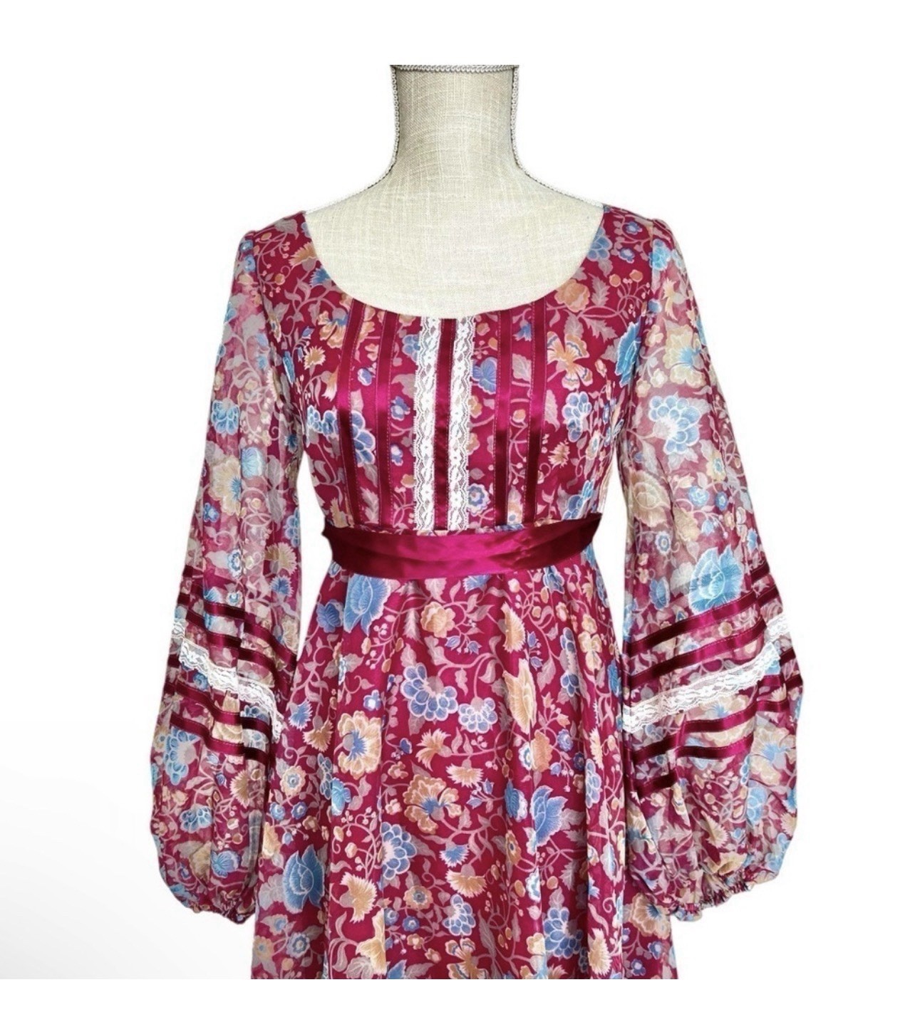 Vintage Lorrie Deb Floral Dress With Lace and Ribbon Detail Size Small