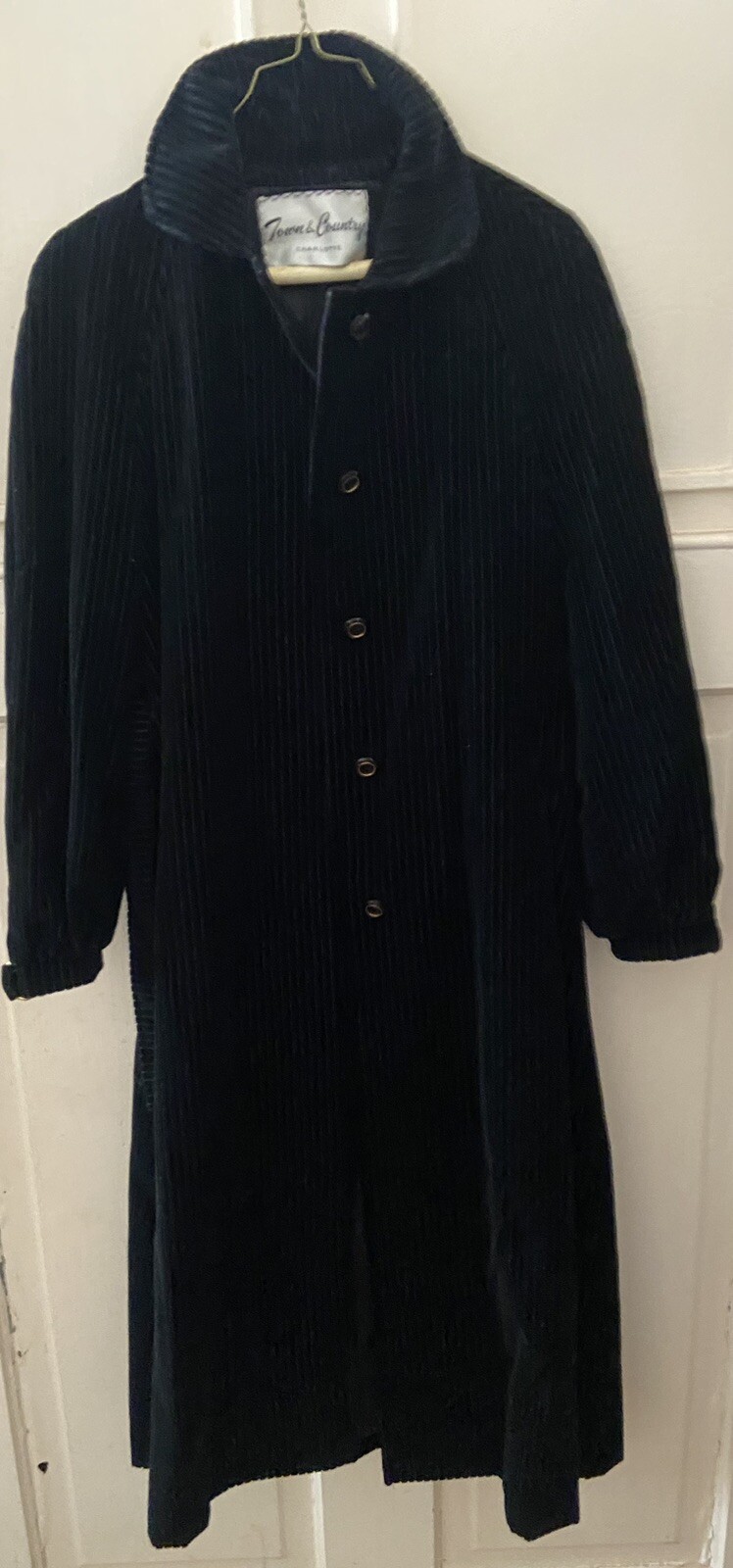 Vintage Long Woman’s Coat .Count Romi LTD.Town And Country.Medium.paint On Insid