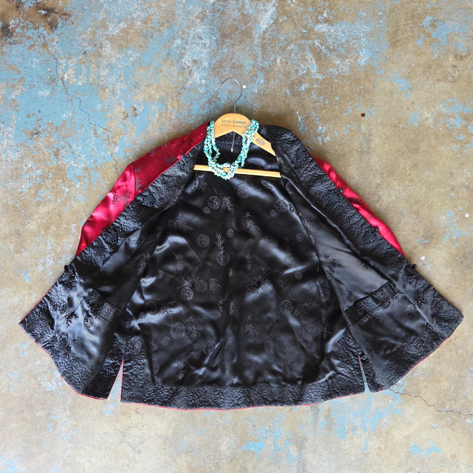 Vintage Asian Inspired Jacket Size XL Red Black Reversible Satin Frog Closure