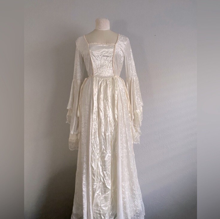 Lip Service White Velvet Satin Medieval Renaissance Fairy Bell Lace Sleeves