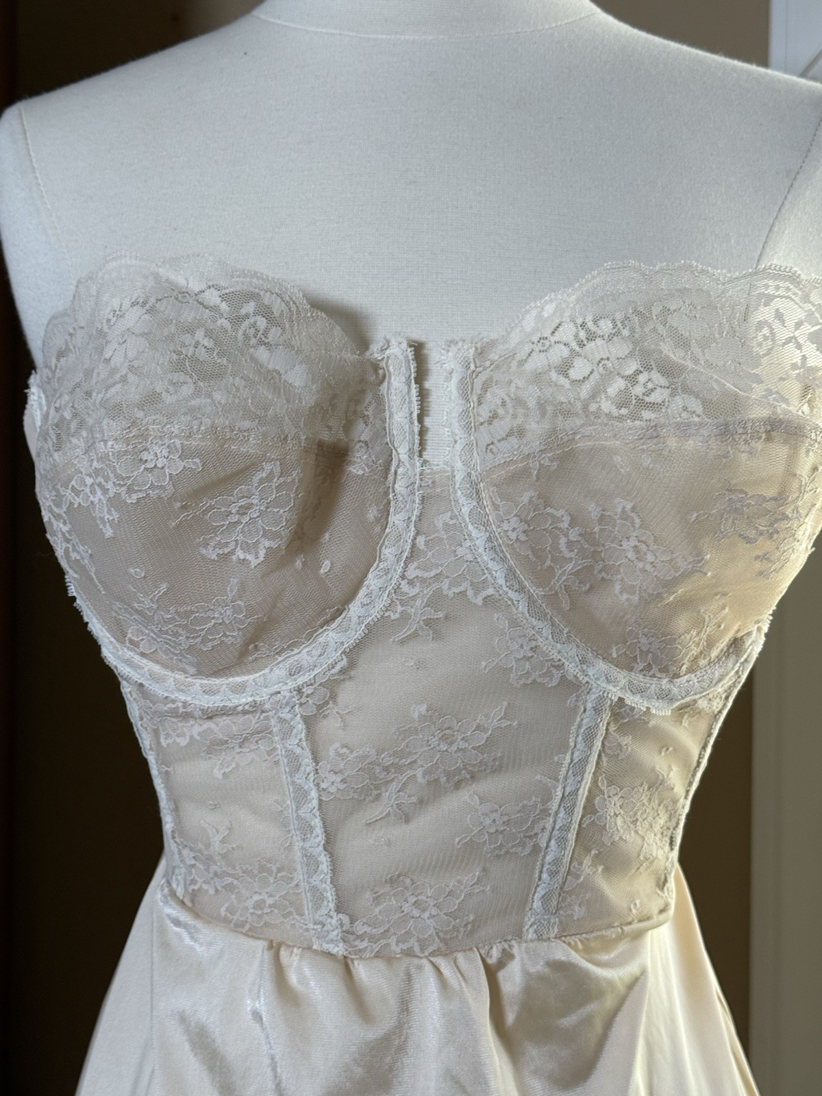 Vintage BACKTALK Young Smoothie Strouse Adler Lace Bustier Bra Dress Slip 36D