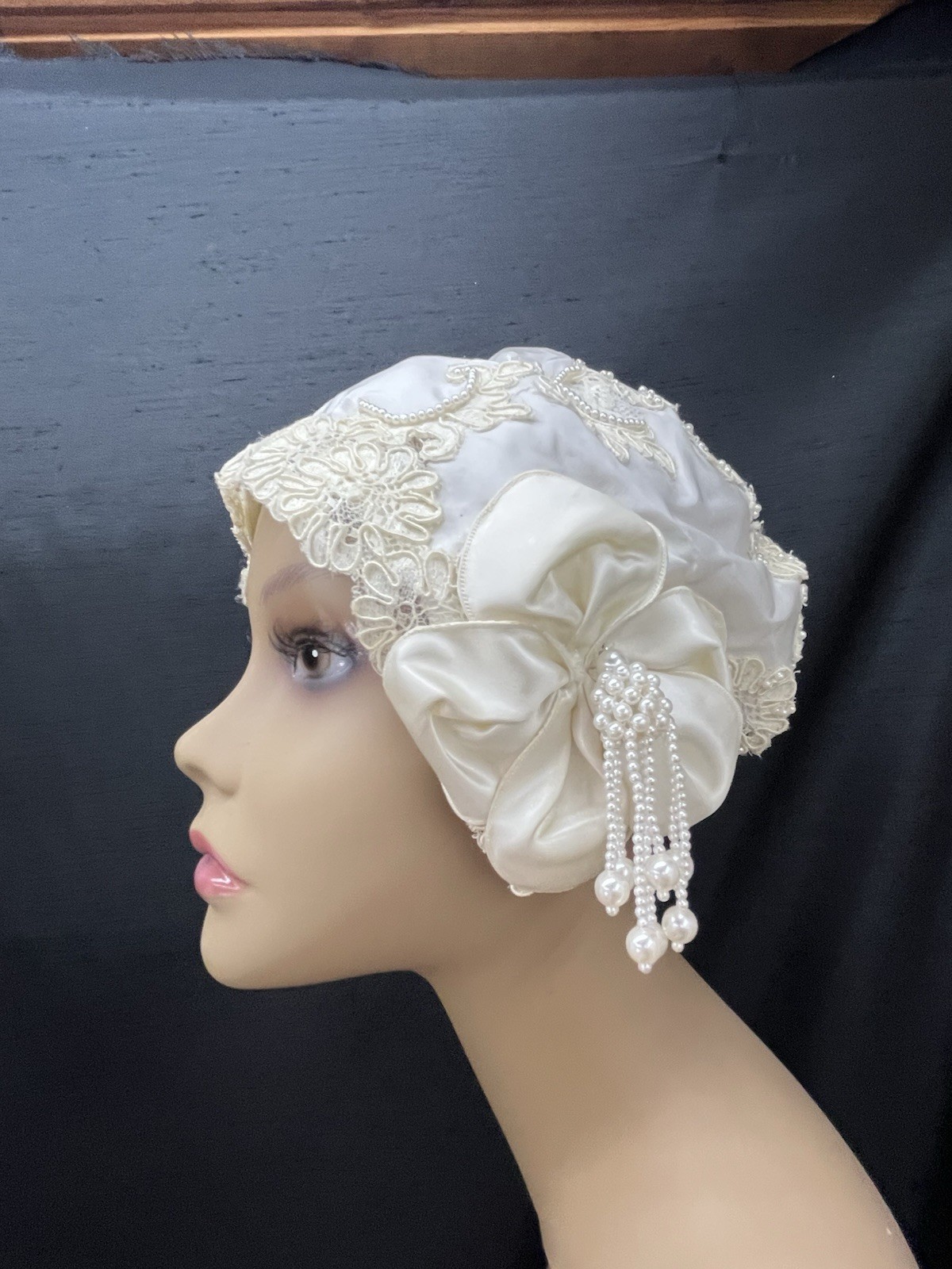 1960s Vintage Handmade Wedding Dress Train Pearls XS Metal Zipper W/ Headband