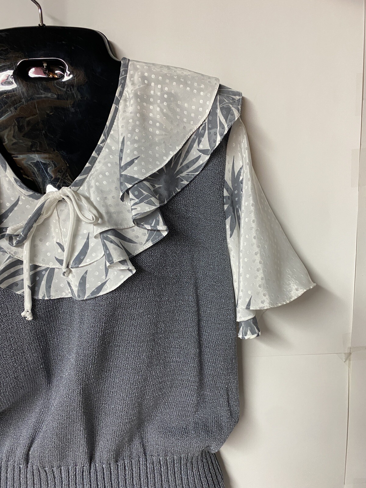Anthony Sicari Double Ruffle Collar Vintage 80’s Gray Womens Sweater Size 10 USA