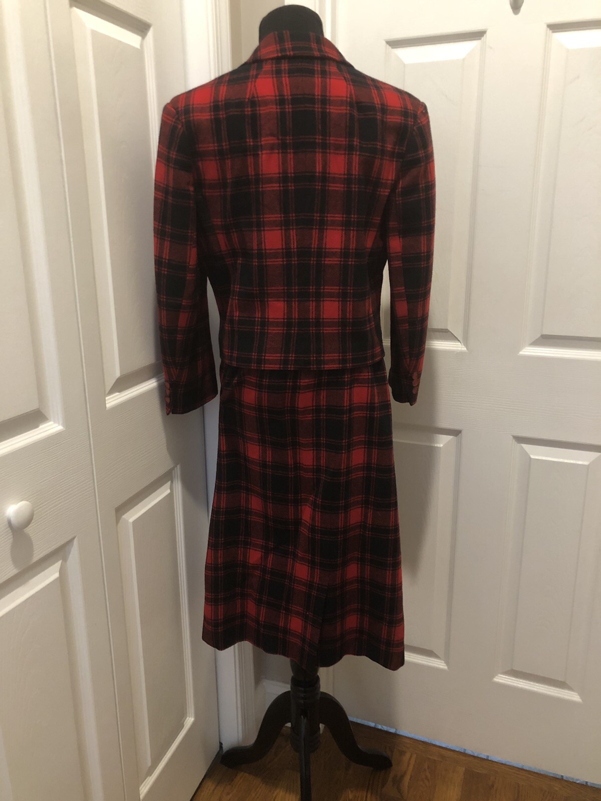VINTAGE PENDLETON SKIRT SUIT 100% WOOL RED BLACK PLAID SKIRT 6 JACKET 8