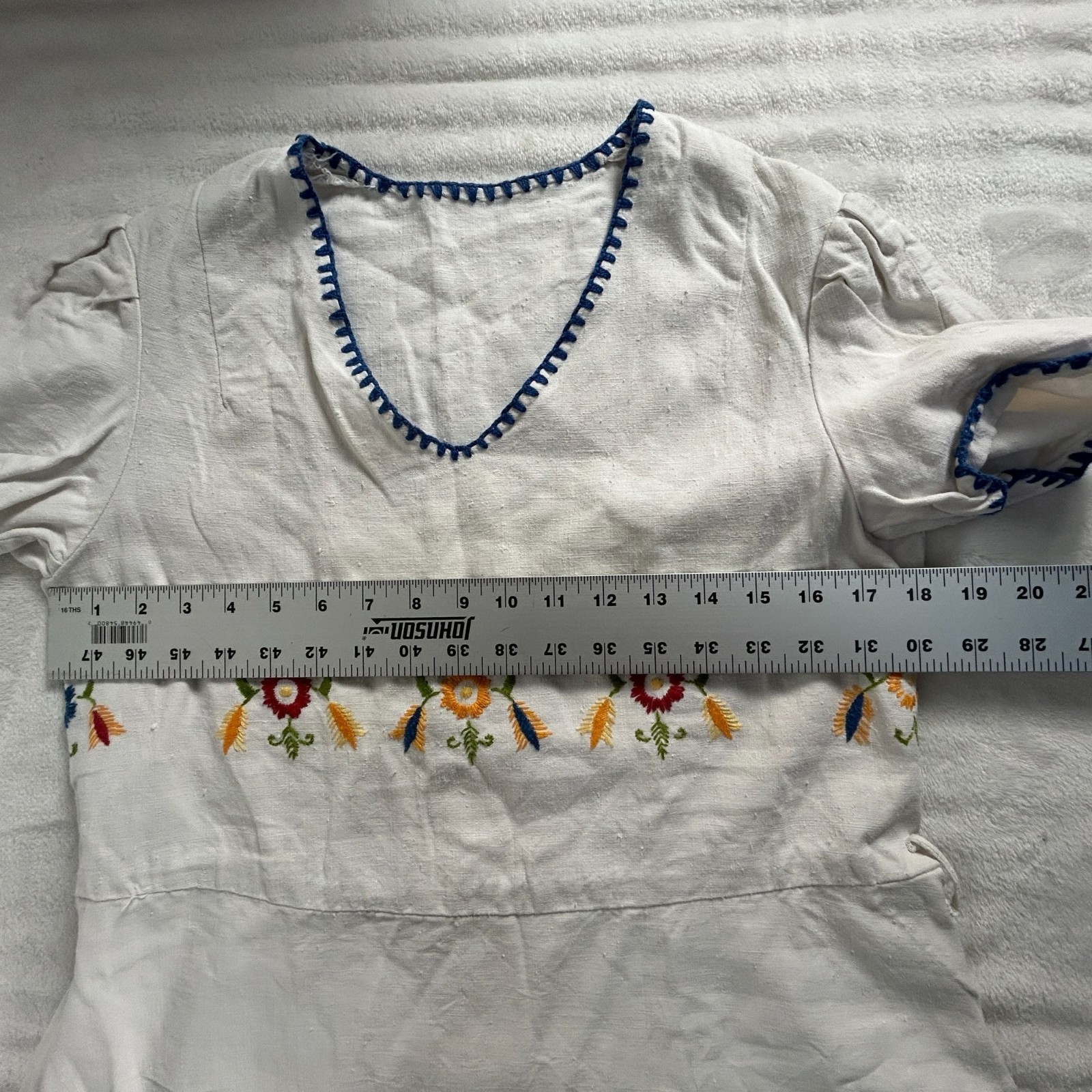 Vintage Womens White Embroidered Floral Cotton Dress V-Neck Short Sleeve