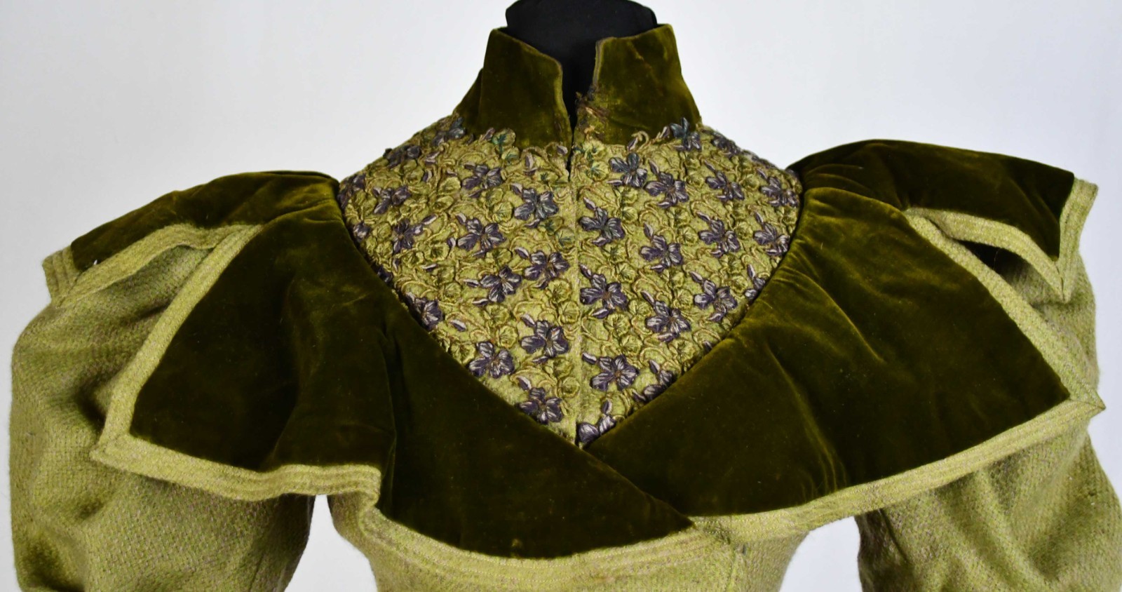 VICTORIAN 2 PIECE WOOL VISITING OR ICE SKATING OUTFIT, 1893