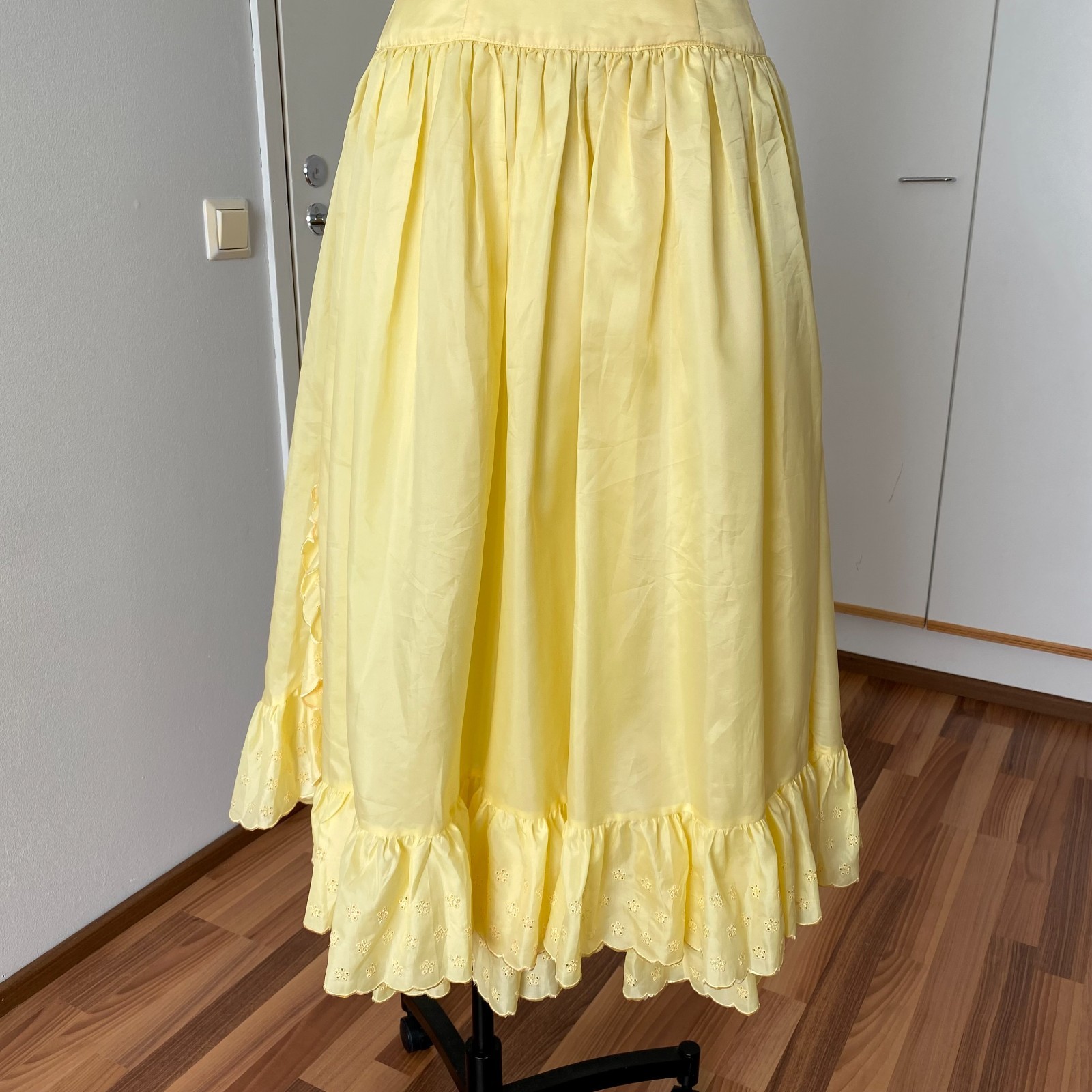 1980s Spaghetti Straps Ruffle Midi Dress Yellow Tiered Romantic Cottagecore EU36