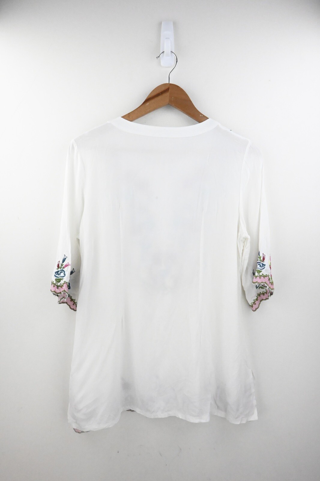Vintage bohemian embroidered 3/4 sleeve sleeve blouse in white size M/UK10