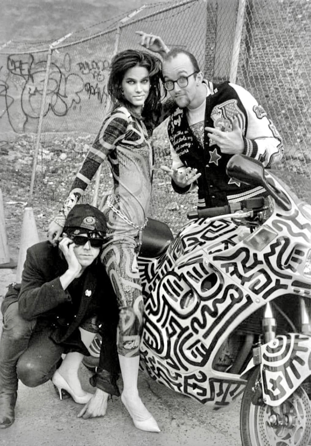 *ICONIC * STEPHEN SPROUSE* KEITH HARING* COLLABORATION GRAFFITTI SHIRT * 1988 *