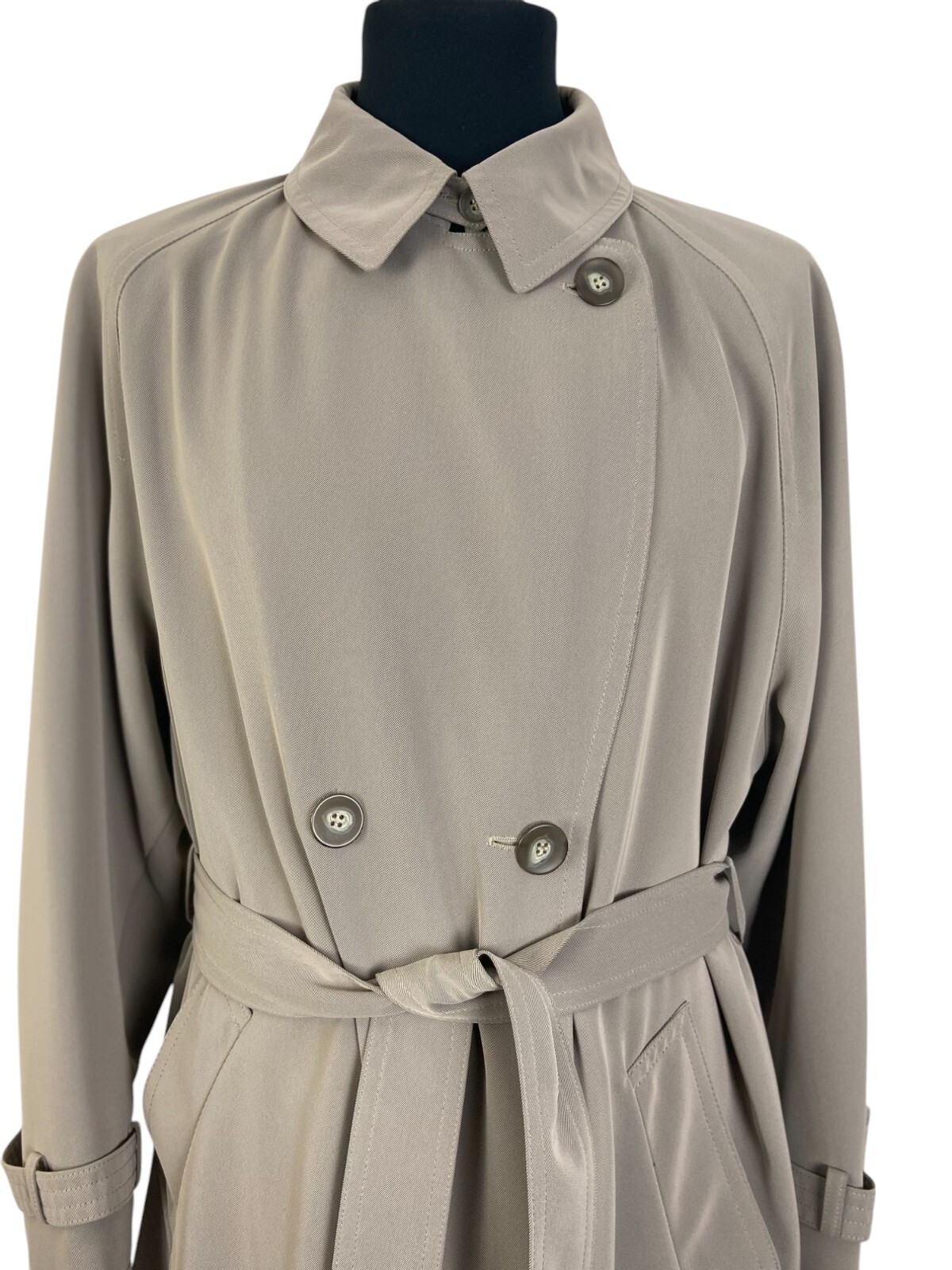 Stylish Vintage 90s Women’s Classic Trench Coat by Mura | Beige coat with belt