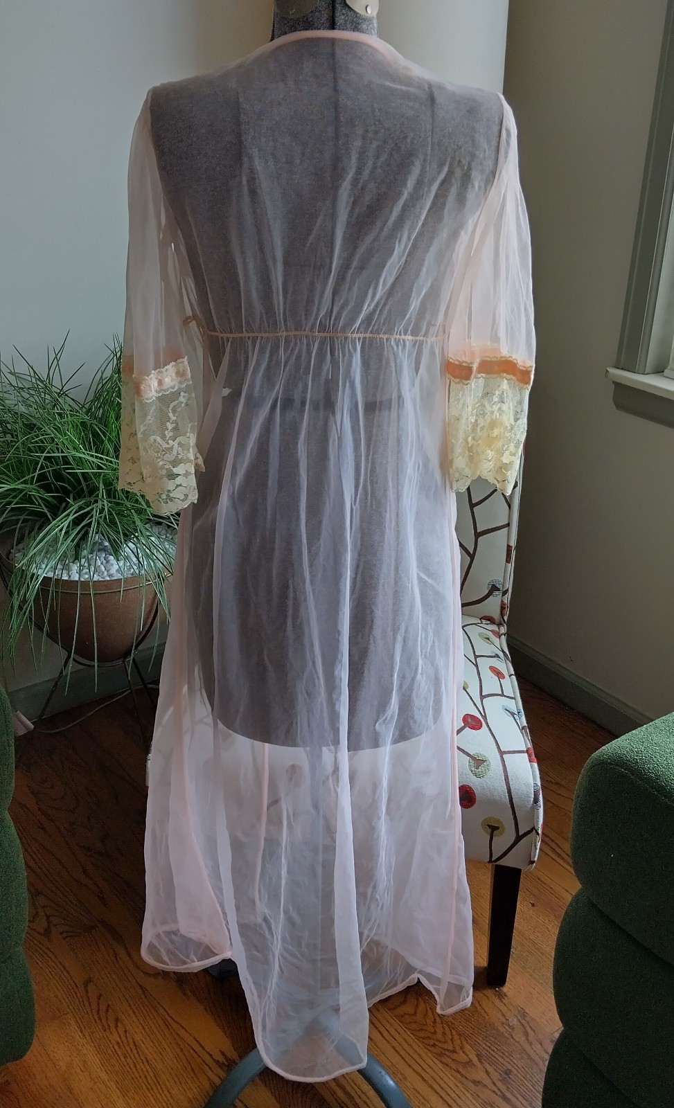 Vintage 1960s Sheer Pink Nylon Robe – Lace & Satin Ribbon – Size Small