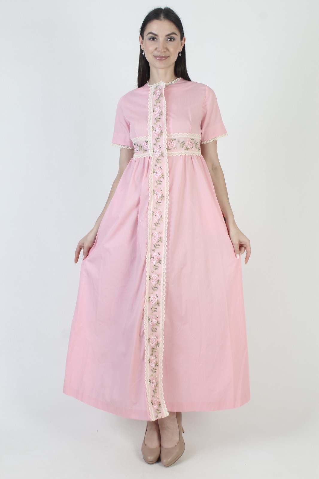 Vtg Loungees Pink Nightgown Floral Embroidered Peignoir Evening Pockets Gown