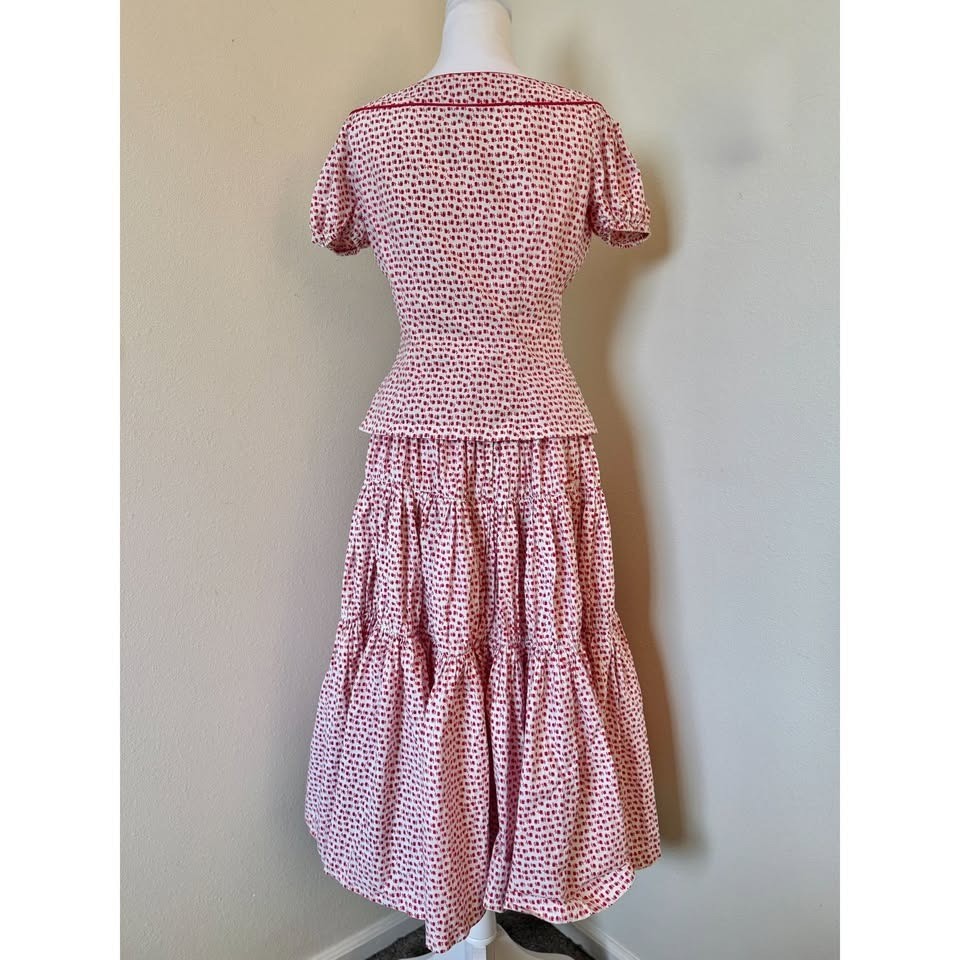 Vintage 1950s Short Sleeve Blouse And Full Circle Skirt Set In Red Apple Novelty