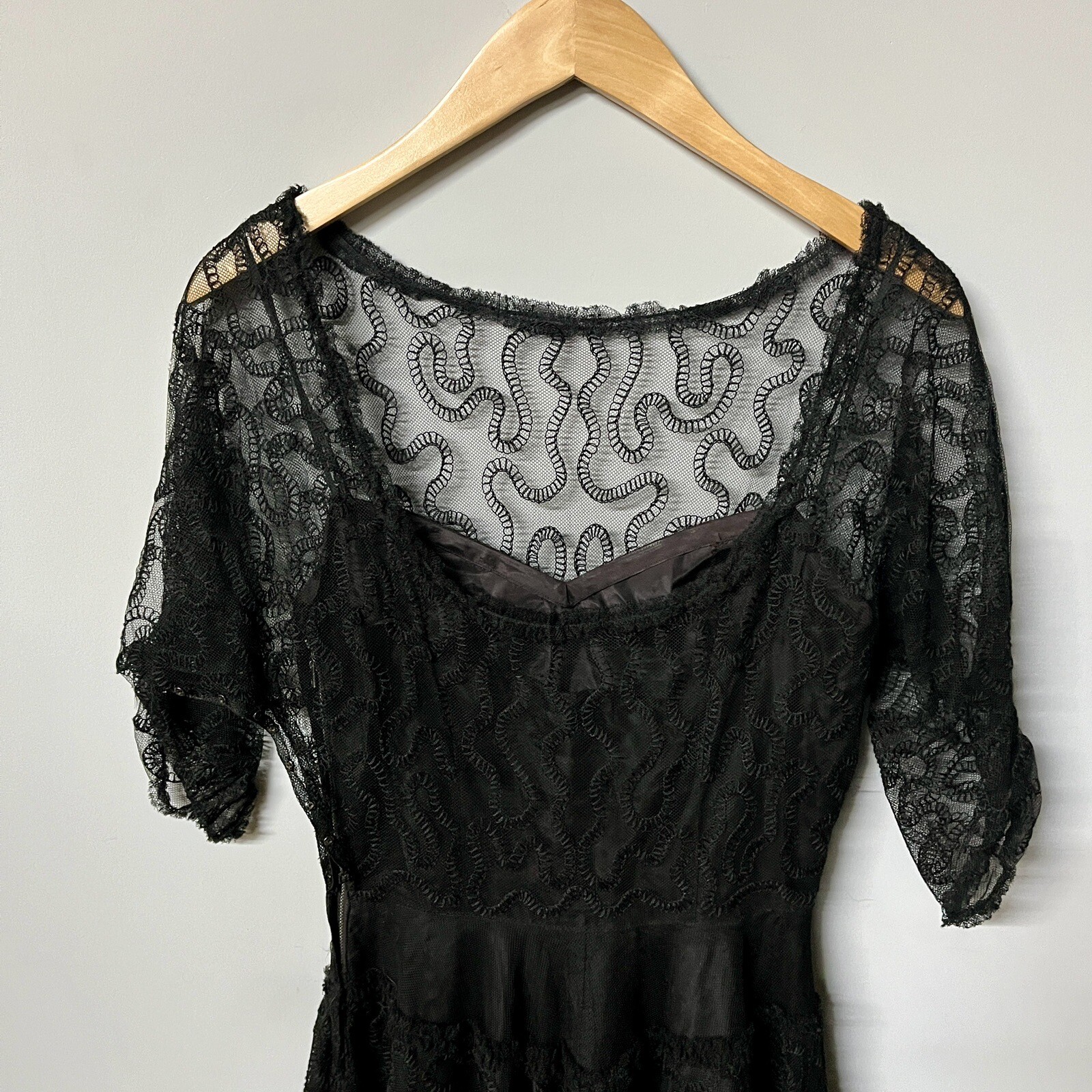 Vintage COUTURE 30s 40s Black Abstract LACE Dress 12