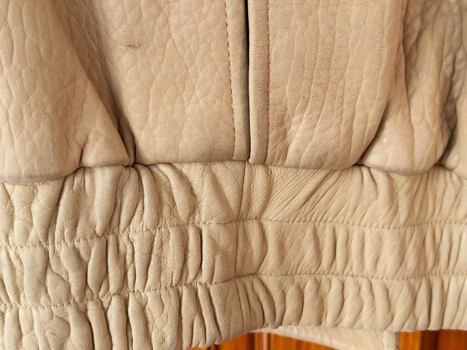 VINTAGE SUPER COOL VAKKO CREAM LAMBSKIN JACKET WITH SHEARLING COLLAR, SIZE M