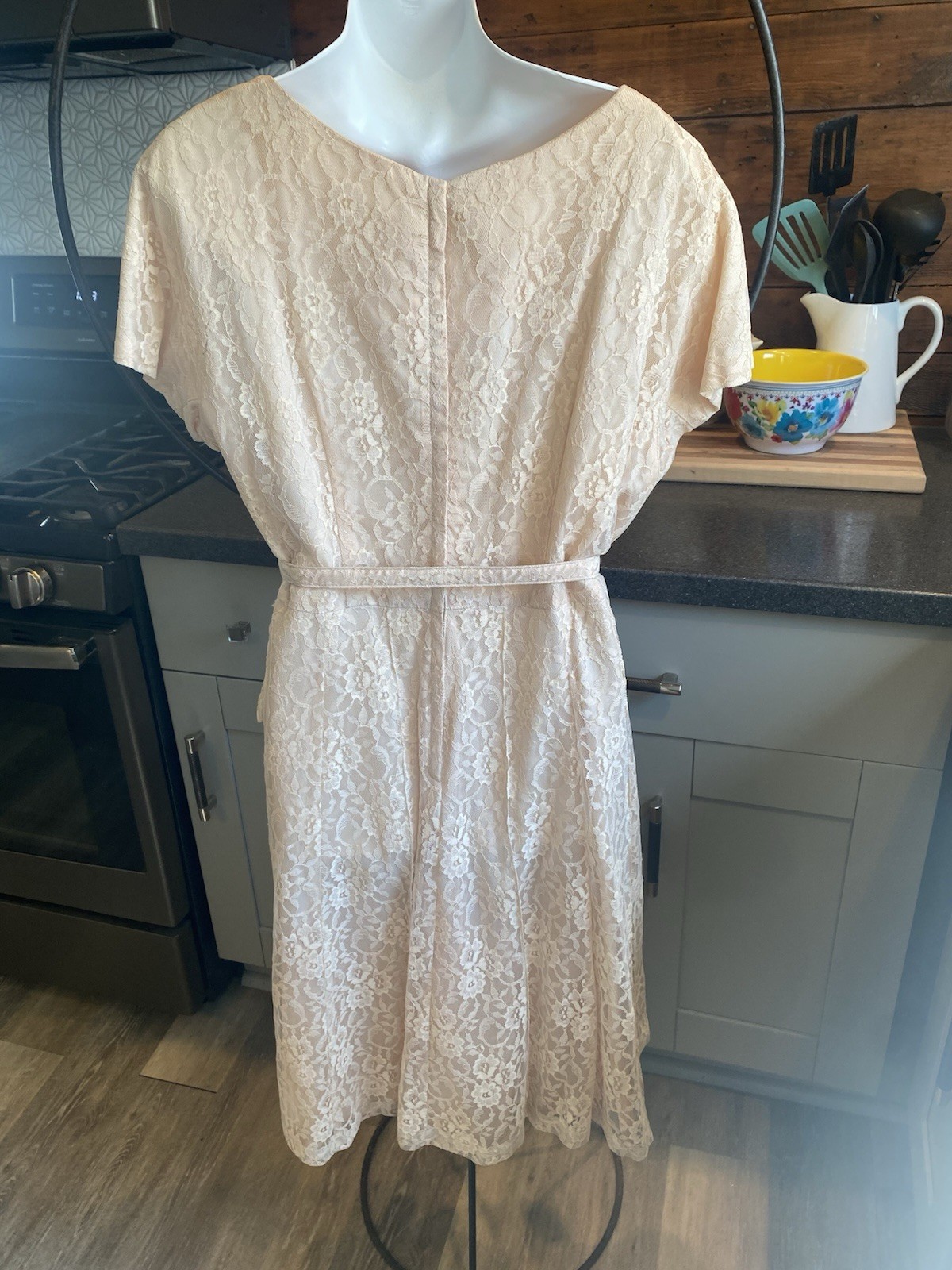 True VTG Handmade 50’s lace Rhinestone Cocktail Dress Ivory Peach 46” Bust