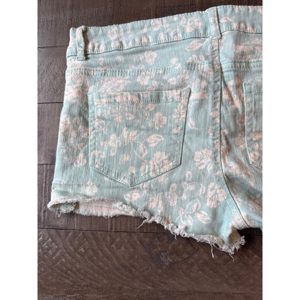Forever 21 Women’s pastel green white rose Y2K low rise denim shorts size 29