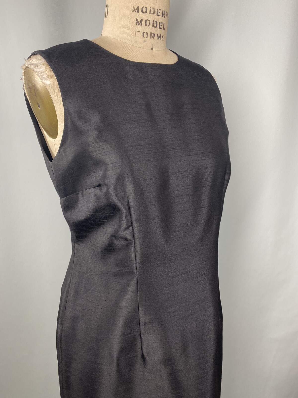 Classic Black Sheath Dress SIZE 8 long SHARON YOUNG sleeveless modest Y2K