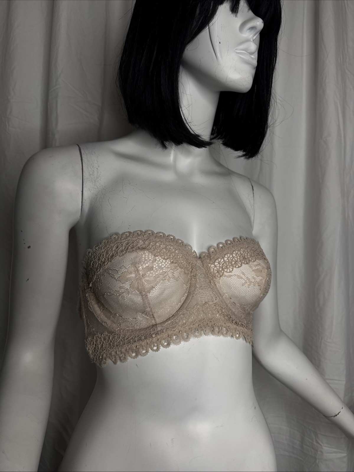 Victoria’s Secret 36C Lace Strapless Underwire Bra