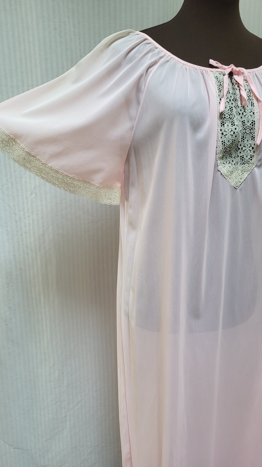 Vintage GLENCRAFT Pink Nylon Long Nightgown Nightie Lace Trim – Size M