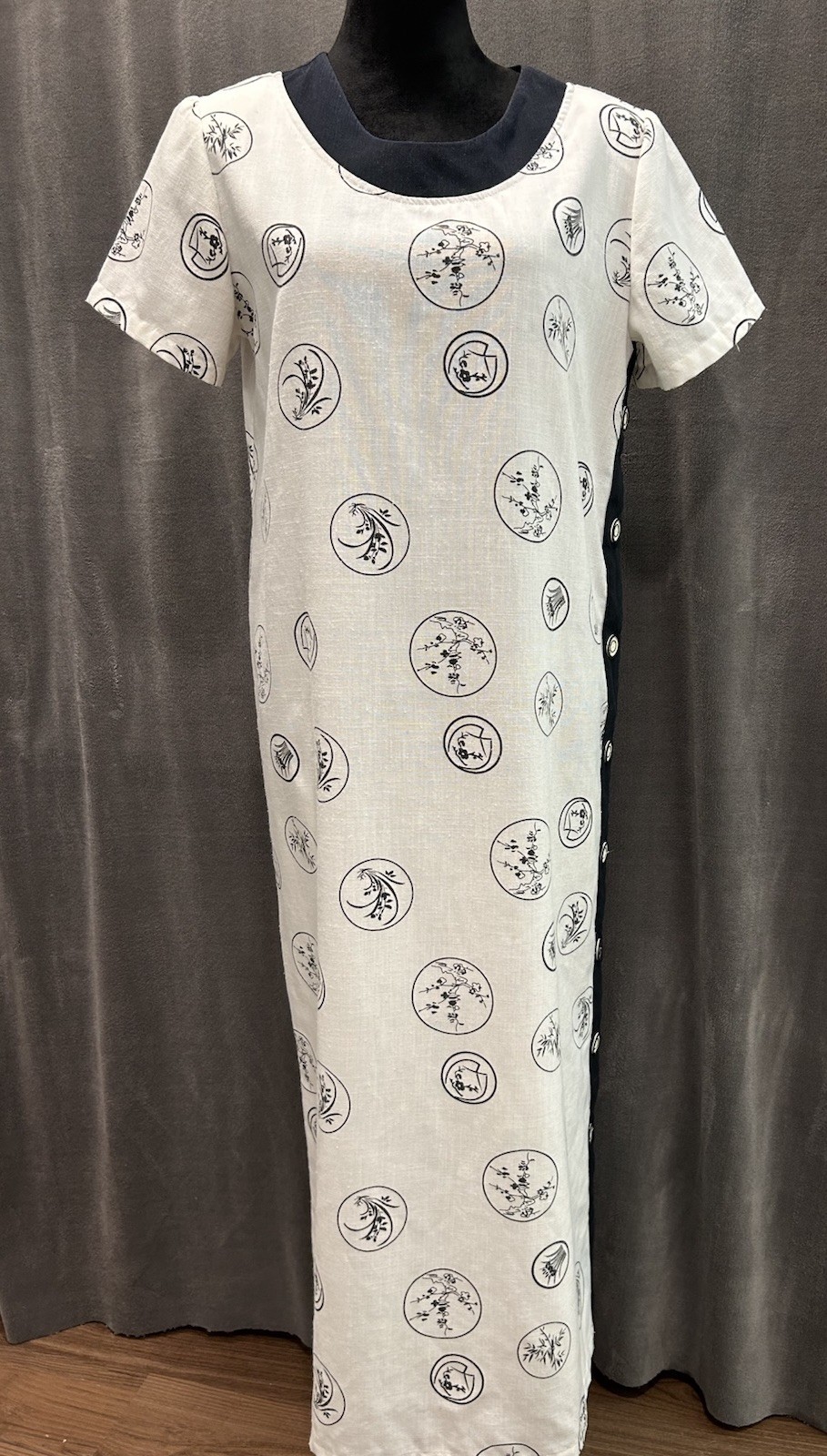 VTG Islandwear by Lidan Women’s Asian Inspired Print Button Down Sides Dress (L)