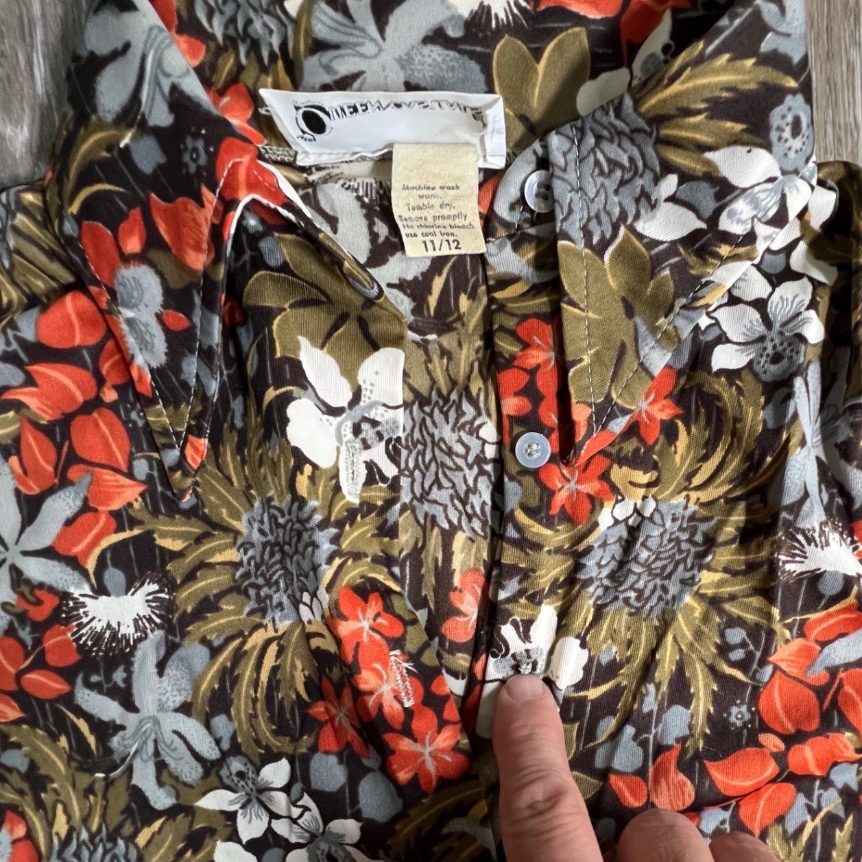 Queen Casuals Button Down Blouse Womens 11/12 Brown Orange Floral 70s Vintage