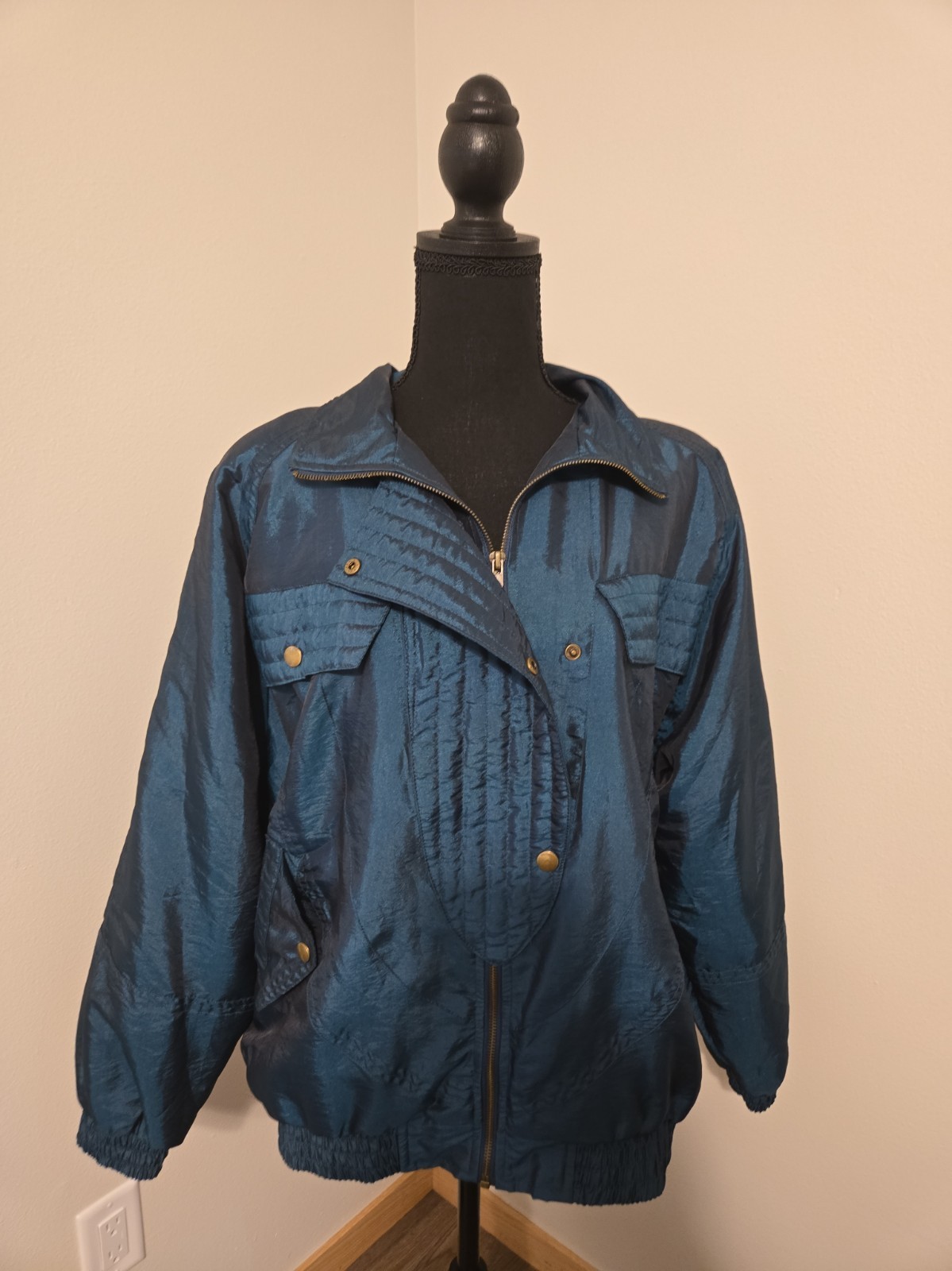 Vintage Women’s Trophé Iridescent Green Bomber Jacket Size Medium