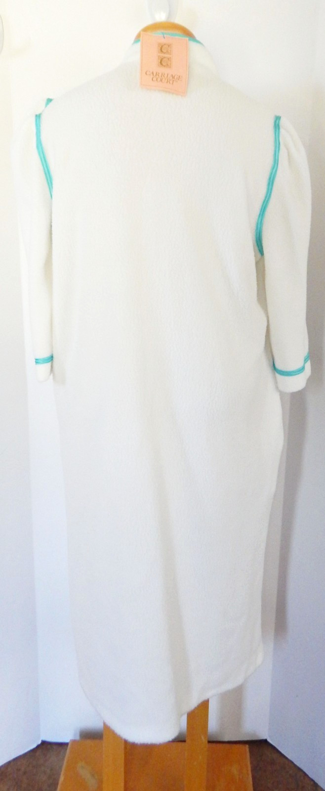 Vtg Sears Carriage Court Robe or Housecoat Embroidery Detail Size L 16/18 NWT