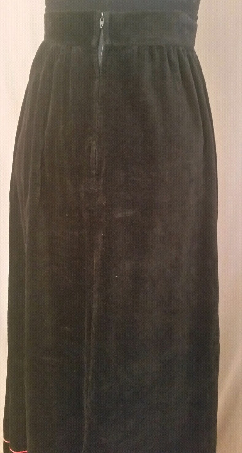 Vintage Black Velveteen full length Hostess skirt w/ colorful piping trim sz 27