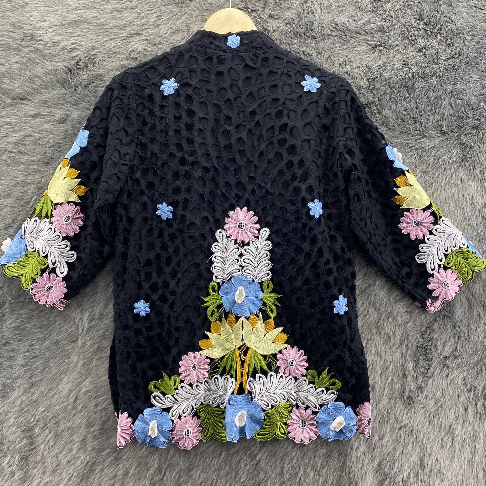 QUEEN CARO OF HONOLULU Vintage Cutwork Heavily Embroidered Applique Jacket Small