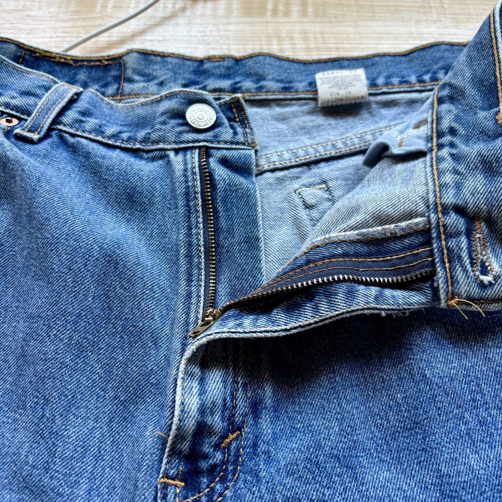 VTG Levi’s 560 90s Loose Fit Straight Women’s Sz 32×30 Med Wash Made in USA
