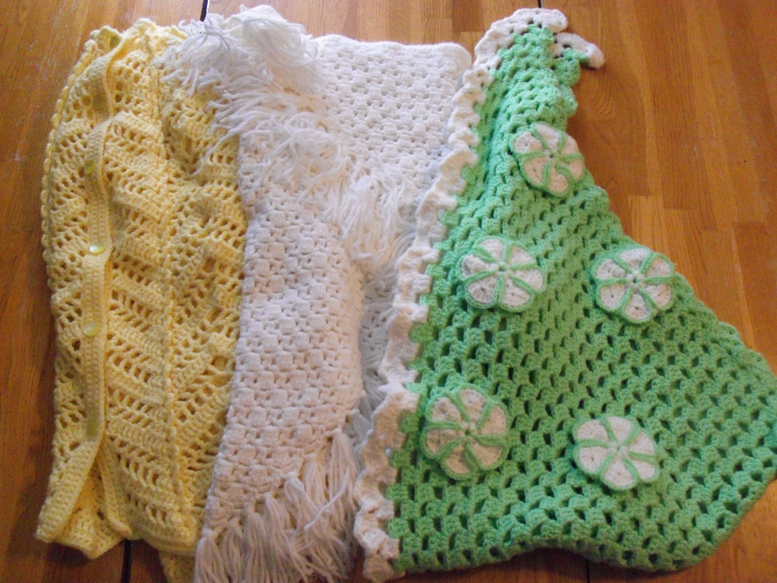 3 pc Mixed Lot of Vintage Crochet Shawls Yellow White Green
