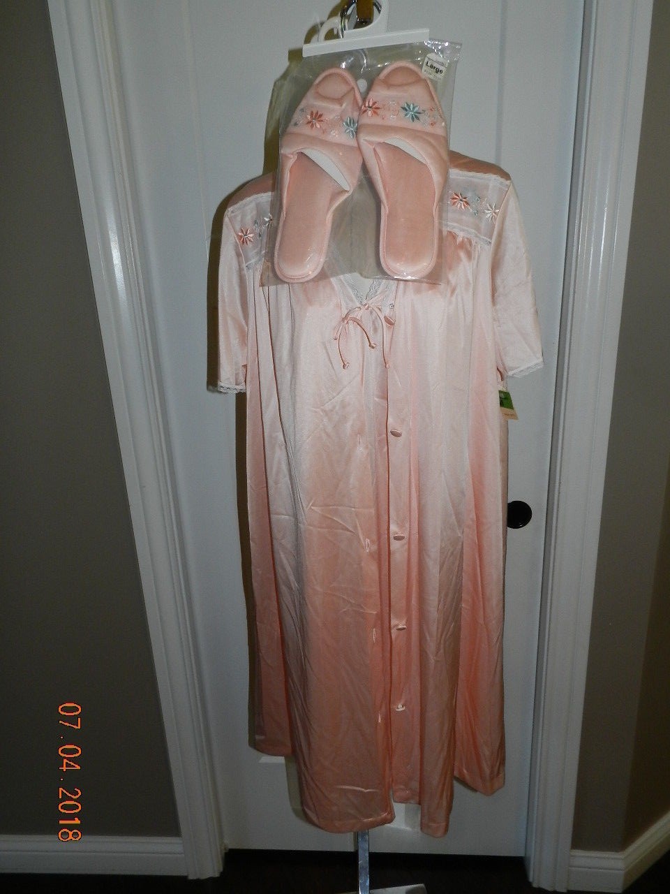Vintage Jolie Two Nightgown Robe Set M Peach slipper 8-9 Lace Negligee